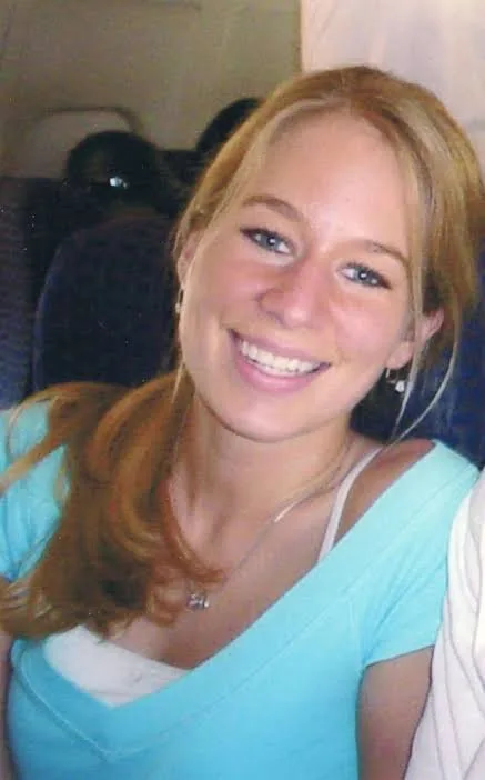 The Disappearance of Natalee Holloway: A Tragic Mystery supporting image